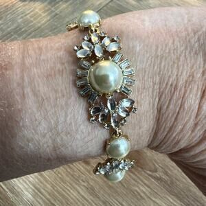 Charming Charlie Pearl & Rhinestone Bracelet Goldtone Lobster Claw Closure Spark